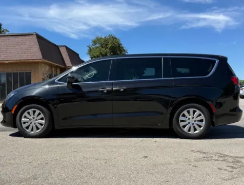 Photos of 2021 Chrysler Voyager L for sale in Carmel, IN at Carmel Auto Gallery