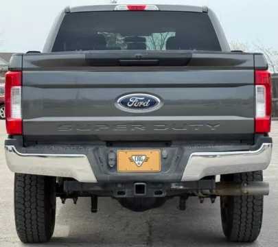 More photos of 2019 Ford F-250SD XLT at Carmel Auto Gallery, IN