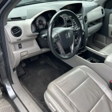 More photos of 2013 Honda Pilot EX-L at Carmel Auto Gallery, IN