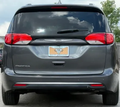 More photos of 2017 Chrysler Pacifica Touring L Plus at Carmel Auto Gallery, IN