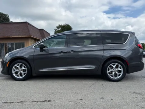 Photos of 2017 Chrysler Pacifica Touring L Plus for sale in Carmel, IN at Carmel Auto Gallery