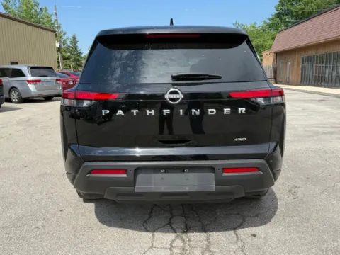 More photos of 2022 Nissan Pathfinder S at Carmel Auto Gallery, IN