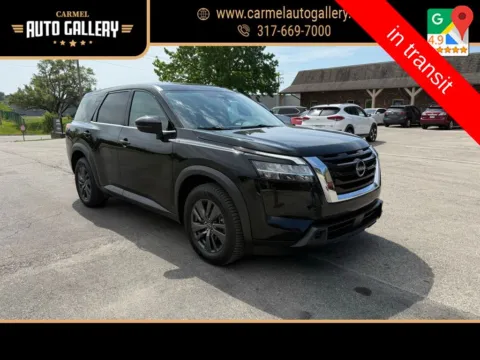 Black 2022 Nissan Pathfinder S for sale in Carmel, IN