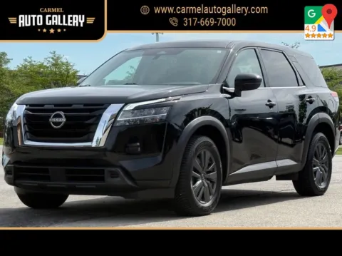 Black 2022 Nissan Pathfinder S for sale in Carmel, IN