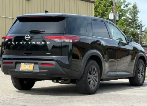 More photos of 2022 Nissan Pathfinder S at Carmel Auto Gallery, IN
