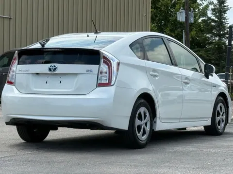 More photos of 2015 Toyota Prius Three at Carmel Auto Gallery, IN