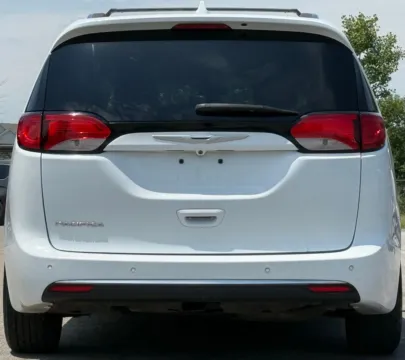 More photos of 2017 Chrysler Pacifica Touring L Plus at Carmel Auto Gallery, IN
