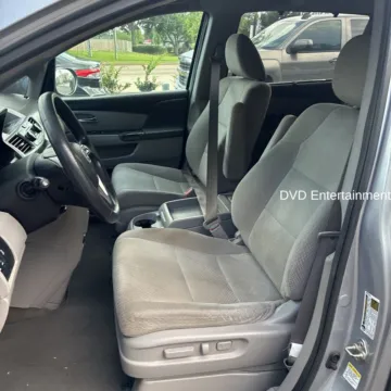 Photos of 2016 Honda Odyssey SE for sale in Carmel, IN at Carmel Auto Gallery
