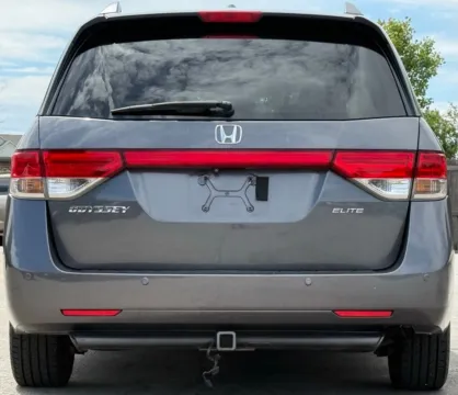 More photos of 2016 Honda Odyssey Touring Elite at Carmel Auto Gallery, IN