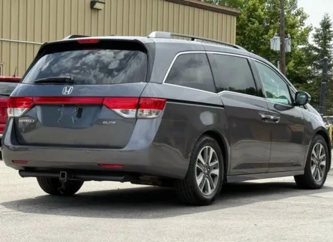 More photos of 2016 Honda Odyssey Touring Elite at Carmel Auto Gallery, IN