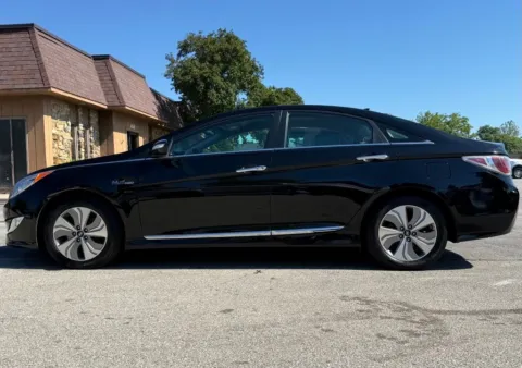 Photos of 2015 Hyundai Sonata Hybrid Limited for sale in Carmel, IN at Carmel Auto Gallery