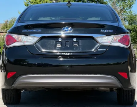 Another view of 2015 Hyundai Sonata Hybrid Limited for sale in Carmel, IN at Carmel Auto Gallery