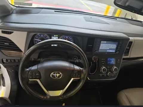 More photos of 2018 Toyota Sienna Limited Premium at Carmel Auto Gallery, IN