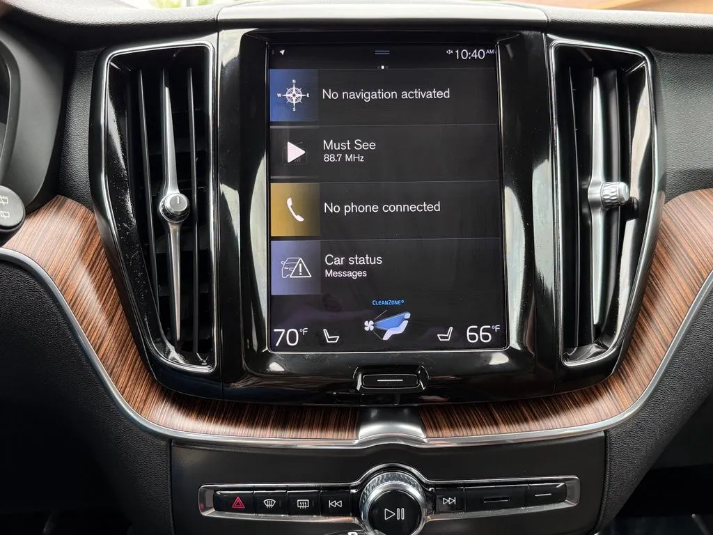 Used 2021 Volvo XC60 T5 Momentum for sale in Carmel, IN at Carmel