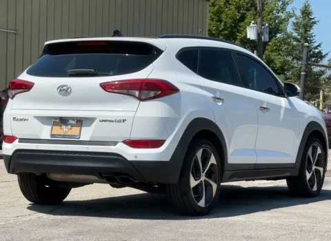 More photos of 2016 Hyundai Tucson Limited at Carmel Auto Gallery, IN