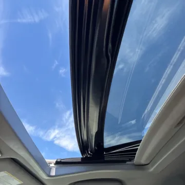 More photos of 2019 Toyota Sienna XLE at Carmel Auto Gallery, IN
