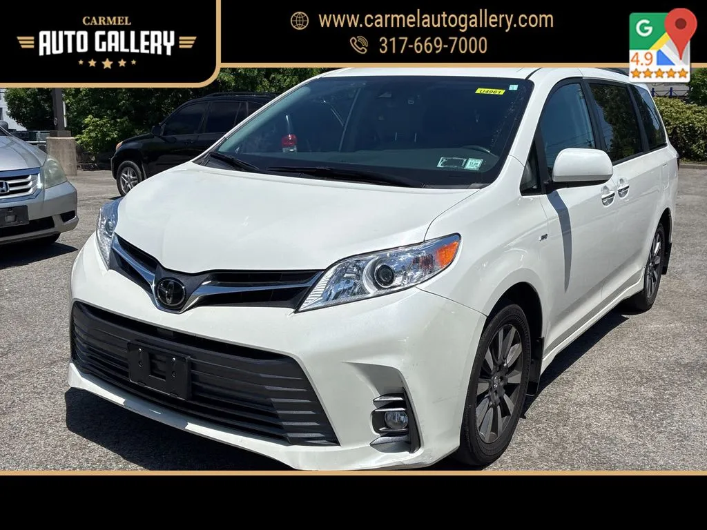 White 2019 Toyota Sienna XLE for sale in Carmel, IN