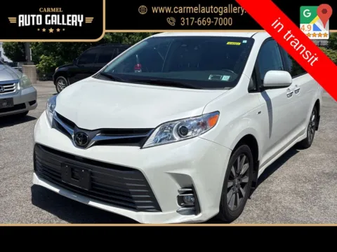 White 2019 Toyota Sienna XLE for sale in Carmel, IN