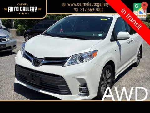 White 2019 Toyota Sienna XLE for sale in Carmel, IN