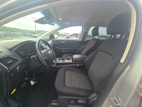 Another view of 2019 Ford Edge SE for sale in Carmel, IN at Carmel Auto Gallery