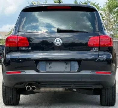 More photos of 2017 Volkswagen Tiguan 2.0T Wolfsburg Edition at Carmel Auto Gallery, IN