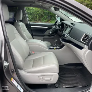 Another view of 2018 Toyota Highlander XLE for sale in Carmel, IN at Carmel Auto Gallery