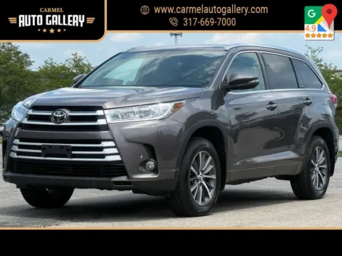 Gray 2018 Toyota Highlander XLE for sale in Carmel, IN
