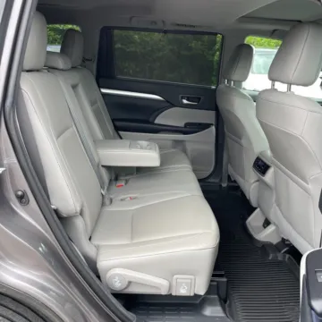 More photos of 2018 Toyota Highlander XLE at Carmel Auto Gallery, IN
