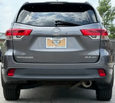 More photos of 2018 Toyota Highlander XLE at Carmel Auto Gallery, IN