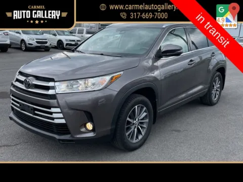 Gray 2018 Toyota Highlander XLE for sale in Carmel, IN