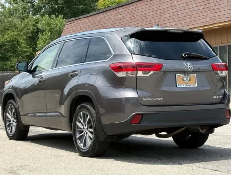 Another view of 2018 Toyota Highlander XLE for sale in Carmel, IN at Carmel Auto Gallery