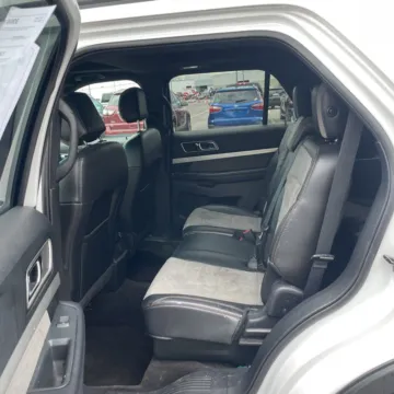More photos of 2017 Ford Explorer XLT at Carmel Auto Gallery, IN