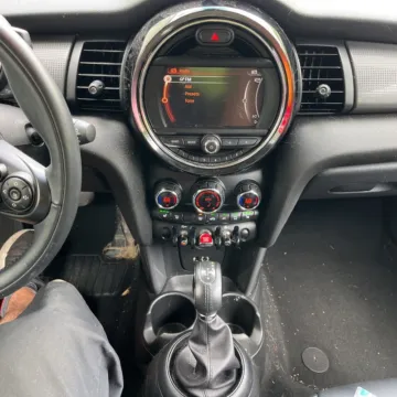 More photos of 2018 MINI Cooper at Carmel Auto Gallery, IN