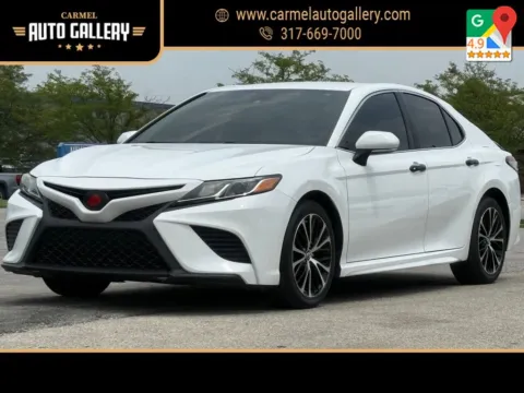 White 2019 Toyota Camry SE for sale in Carmel, IN