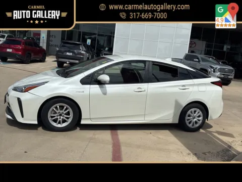 White 2019 Toyota Prius LE for sale in Carmel, IN