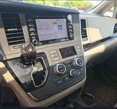 More photos of 2018 Toyota Sienna XLE at Carmel Auto Gallery, IN