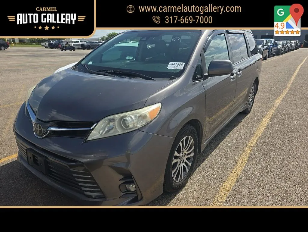 Gray 2018 Toyota Sienna XLE for sale in Carmel, IN