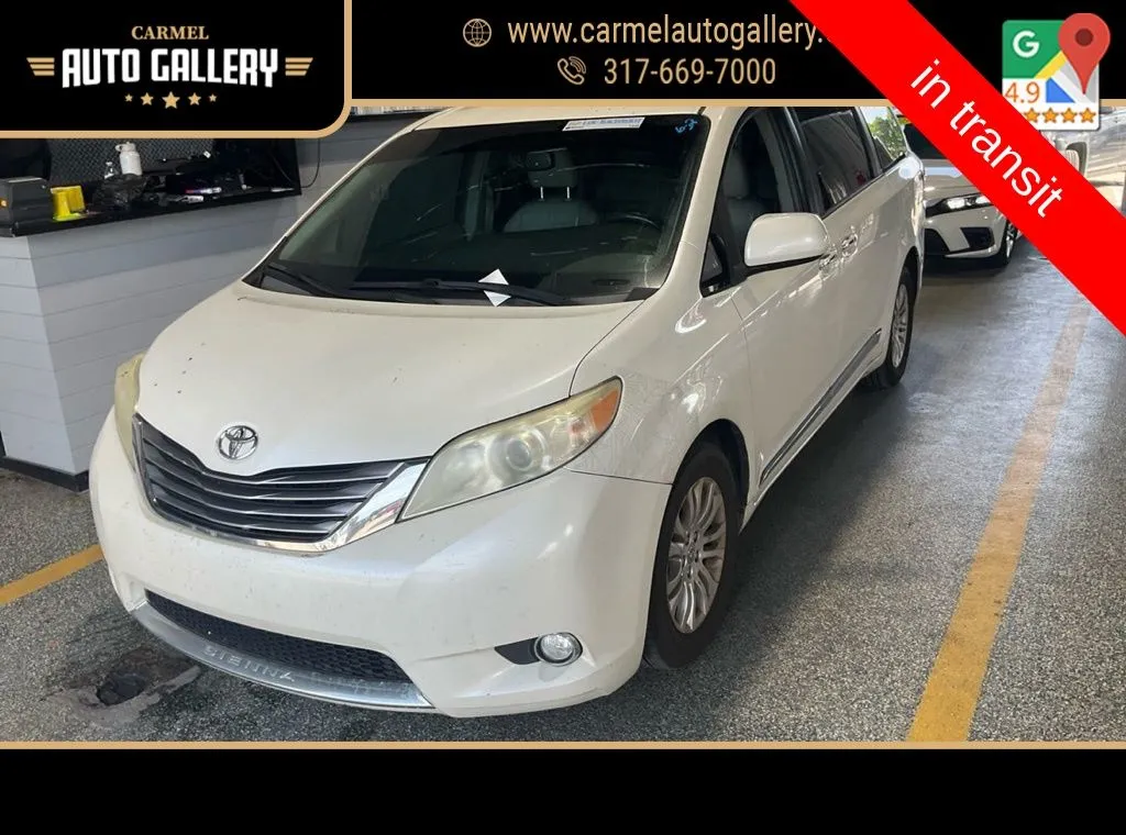 White 2017 Toyota Sienna XLE Premium for sale in Carmel, IN