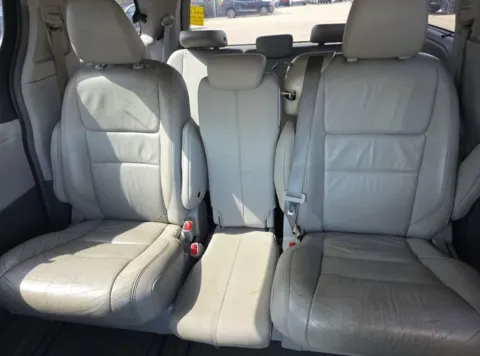 More photos of 2017 Toyota Sienna XLE Premium at Carmel Auto Gallery, IN