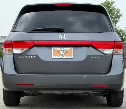 More photos of 2016 Honda Odyssey Touring Elite at Carmel Auto Gallery, IN