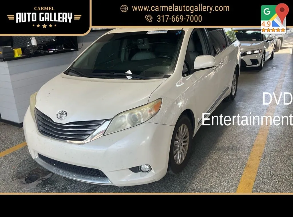 White 2017 Toyota Sienna XLE Premium for sale in Carmel, IN