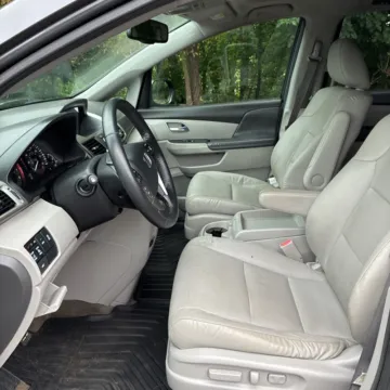 More photos of 2016 Honda Odyssey EX-L at Carmel Auto Gallery, IN