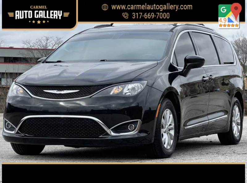 Used 2019 Chrysler Pacifica Touring L for sale in Carmel, IN at