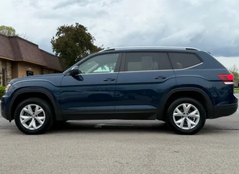 Photos of 2019 Volkswagen Atlas 3.6L V6 SE for sale in Carmel, IN at Carmel Auto Gallery