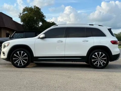 Photos of 2021 Mercedes-Benz GLB 250 for sale in Carmel, IN at Carmel Auto Gallery