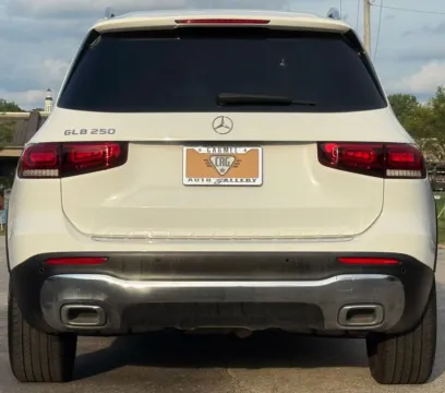 More photos of 2021 Mercedes-Benz GLB 250 at Carmel Auto Gallery, IN