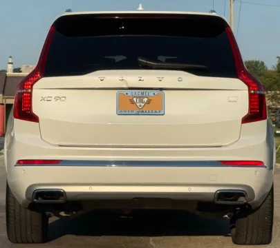 More photos of 2021 Volvo XC90 Recharge Plug-In Hybrid T8 Inscription 7 Passenger at Carmel Auto Gallery, IN