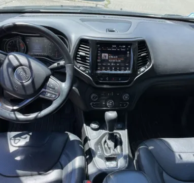 More photos of 2021 Jeep Cherokee Limited at Carmel Auto Gallery, IN