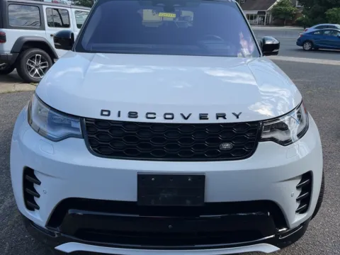 Another view of 2022 Land Rover Discovery HSE R-Dynamic for sale in Carmel, IN at Carmel Auto Gallery