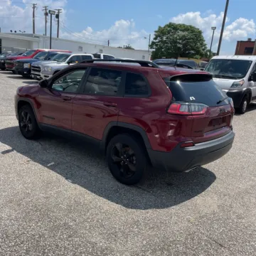 More photos of 2019 Jeep Cherokee Altitude at Carmel Auto Gallery, IN